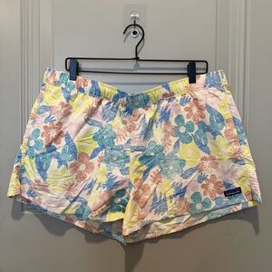 NWT Patagonia Women’s Barley Baggie Shorts Colorful Floral Size XL
